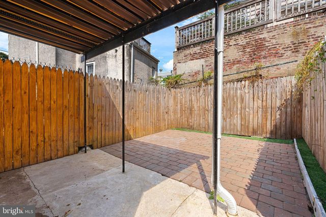 104 SEVILLE ST, Philadelphia, PA 19127