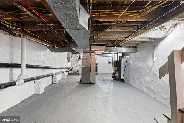 104 SEVILLE ST, Philadelphia, PA 19127