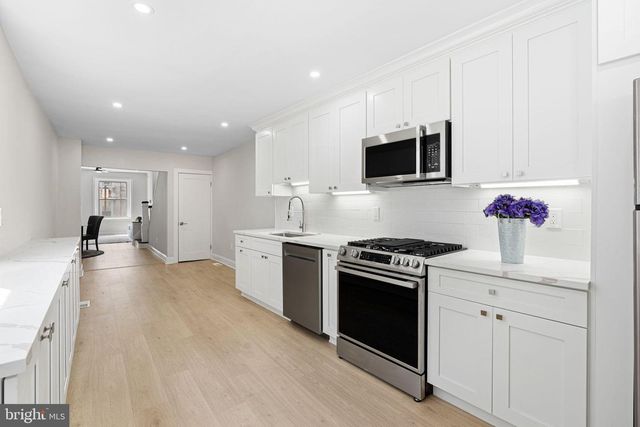 104 SEVILLE ST, Philadelphia, PA 19127