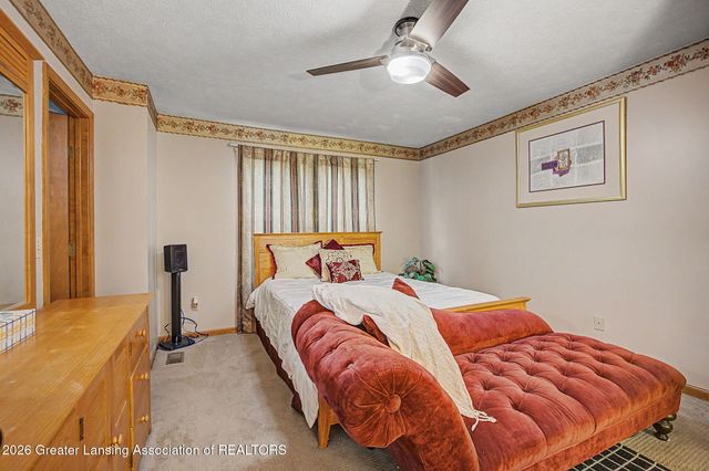 3965 Applegrove Lane, Lansing, MI 48911