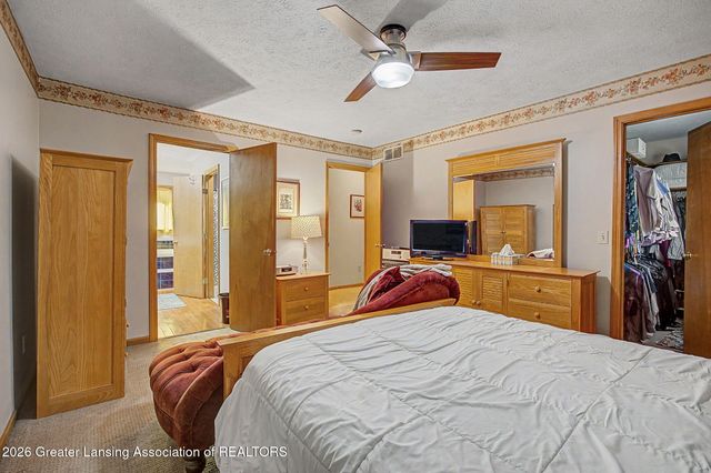 3965 Applegrove Lane, Lansing, MI 48911