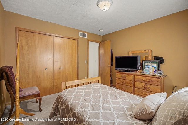 3965 Applegrove Lane, Lansing, MI 48911