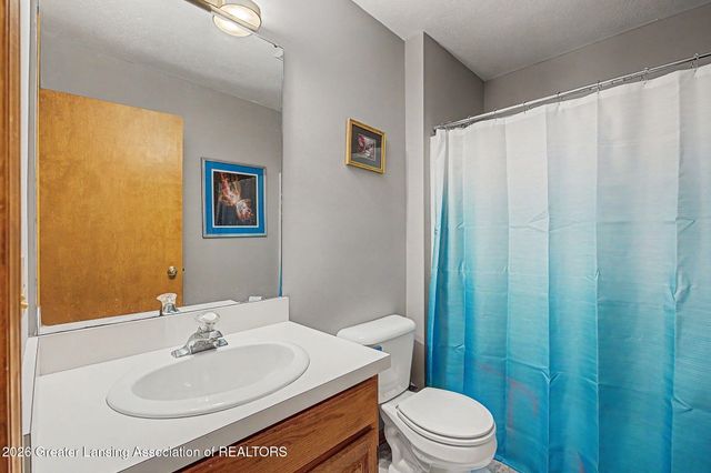 3965 Applegrove Lane, Lansing, MI 48911