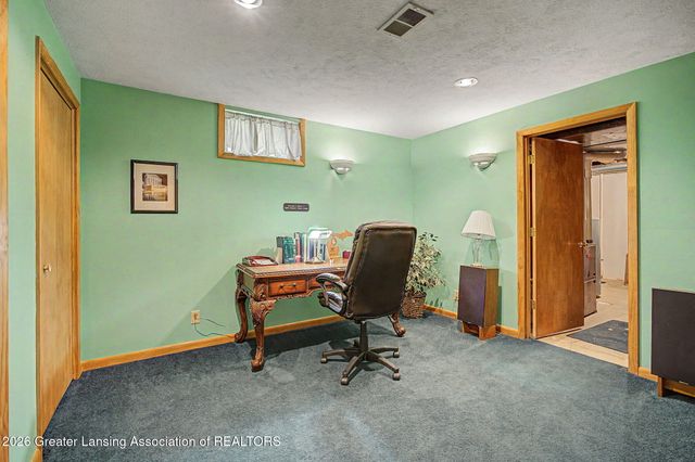 3965 Applegrove Lane, Lansing, MI 48911