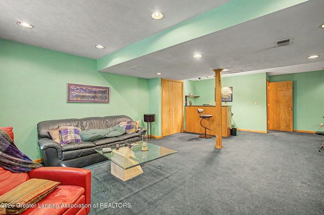 3965 Applegrove Lane, Lansing, MI 48911