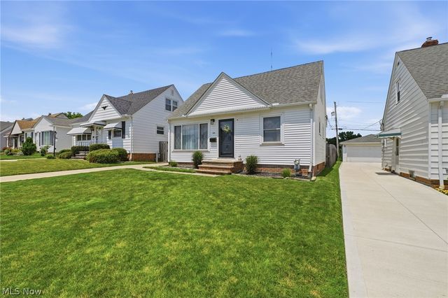 2510 Stanfield Drive, Parma, OH 44134