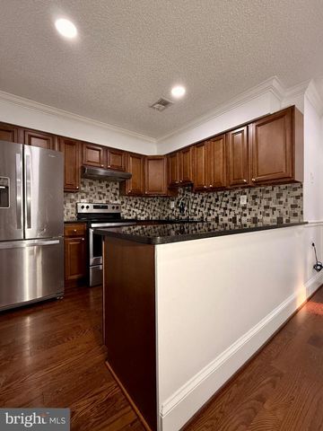 2379 SOUTHGATE SQ, Reston, VA 20191