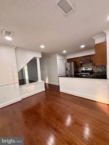 2379 SOUTHGATE SQ, Reston, VA 20191