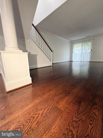 2379 SOUTHGATE SQ, Reston, VA 20191