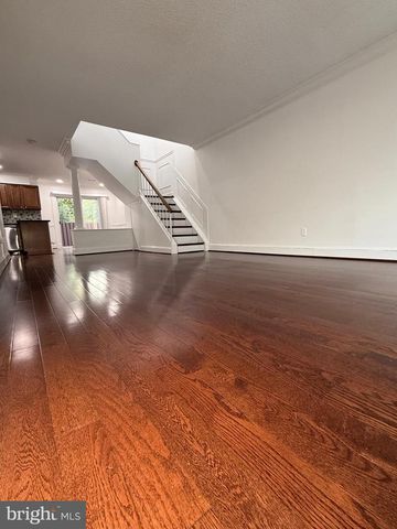 2379 SOUTHGATE SQ, Reston, VA 20191