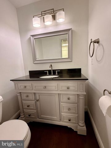 2379 SOUTHGATE SQ, Reston, VA 20191