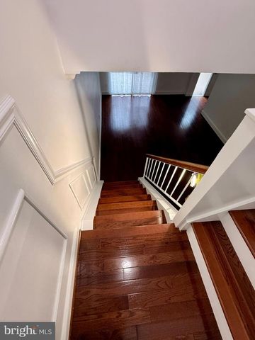 2379 SOUTHGATE SQ, Reston, VA 20191