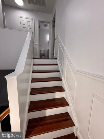 2379 SOUTHGATE SQ, Reston, VA 20191