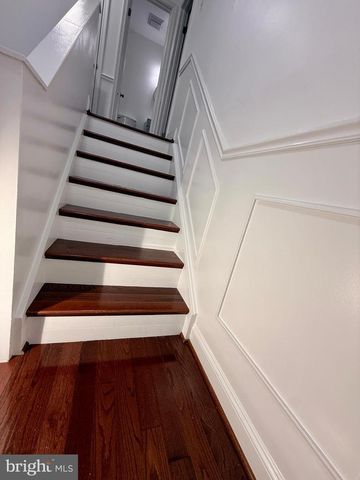 2379 SOUTHGATE SQ, Reston, VA 20191