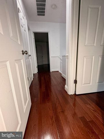 2379 SOUTHGATE SQ, Reston, VA 20191