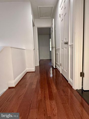 2379 SOUTHGATE SQ, Reston, VA 20191