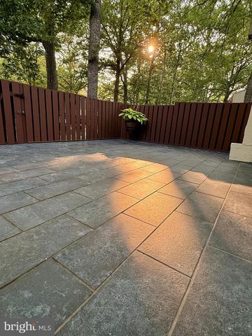 2379 SOUTHGATE SQ, Reston, VA 20191