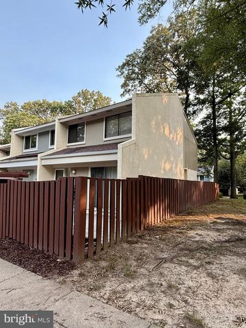 2379 SOUTHGATE SQ, Reston, VA 20191
