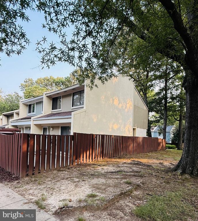 2379 SOUTHGATE SQ, Reston, VA 20191