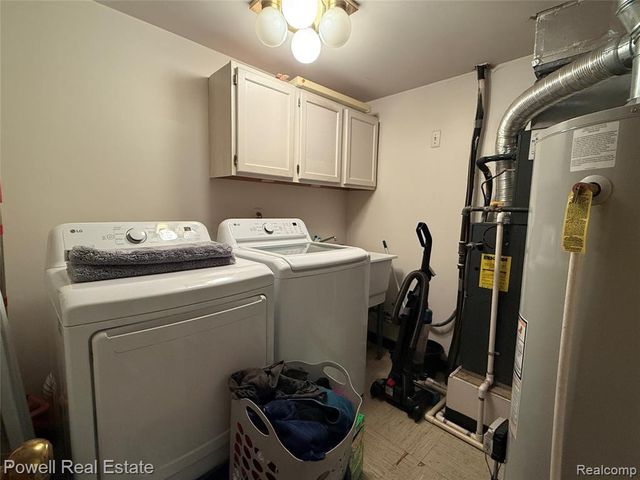 802 Country Club Drive, Saint Clair Shores, MI 48082