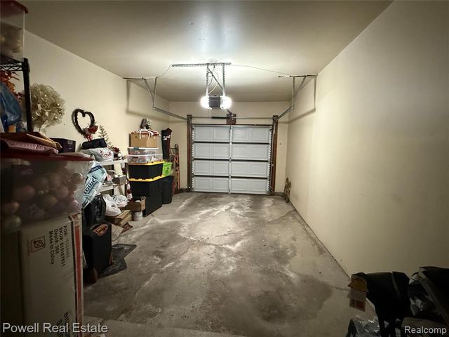 802 Country Club Drive, Saint Clair Shores, MI 48082