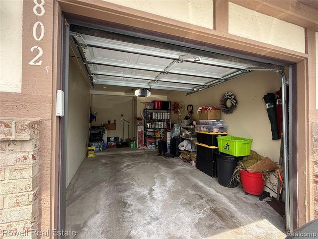 802 Country Club Drive, Saint Clair Shores, MI 48082