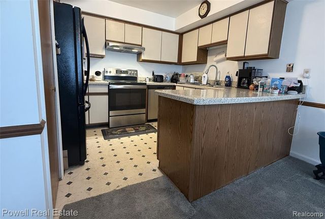 802 Country Club Drive, Saint Clair Shores, MI 48082