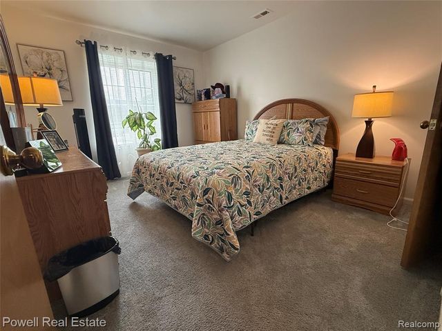 802 Country Club Drive, Saint Clair Shores, MI 48082