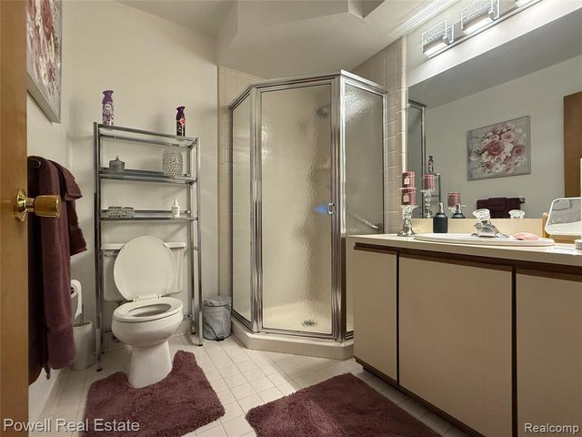 802 Country Club Drive, Saint Clair Shores, MI 48082