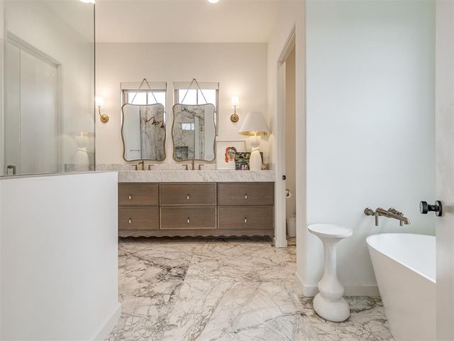 105 Lower Greenway, Carlton Landing, OK 74432