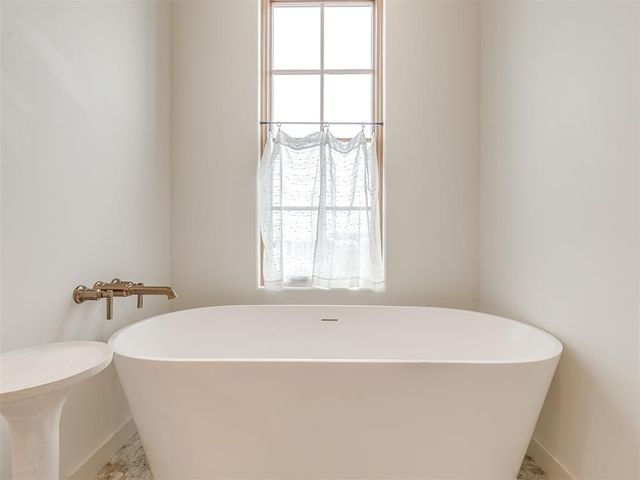 105 Lower Greenway, Carlton Landing, OK 74432