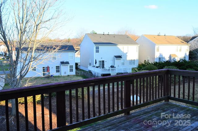 9712 Walkers Glen Drive NW, Concord, NC 28027