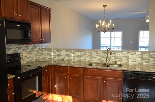 9712 Walkers Glen Drive NW, Concord, NC 28027