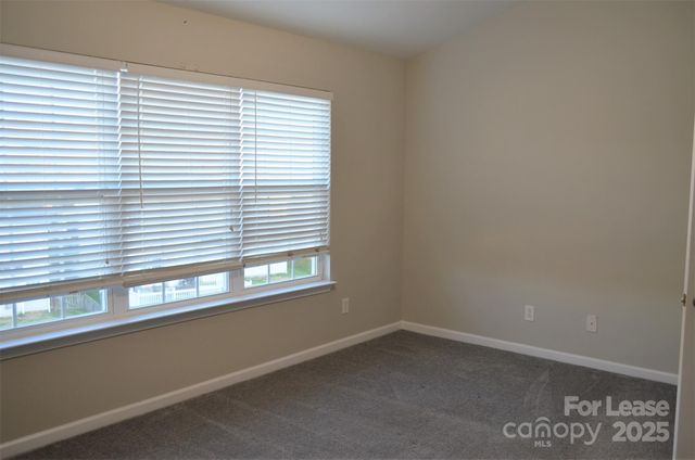 9712 Walkers Glen Drive NW, Concord, NC 28027