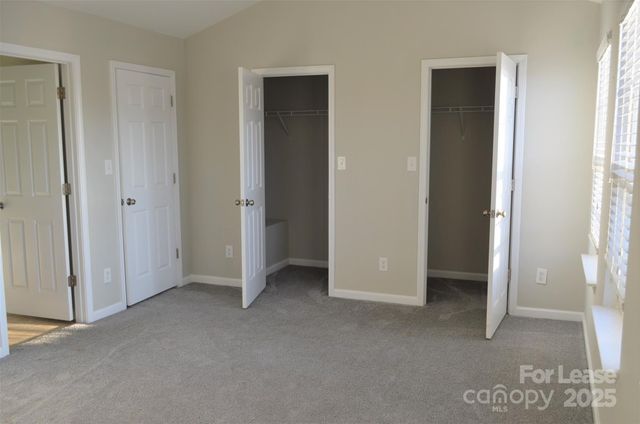 9712 Walkers Glen Drive NW, Concord, NC 28027