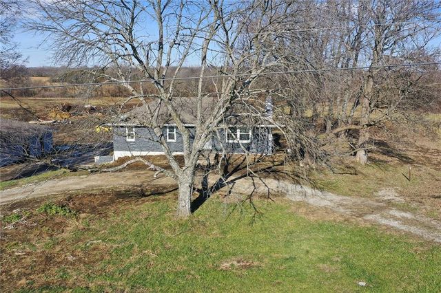 26104 E 273rd Street, Harrisonville, MO 64701