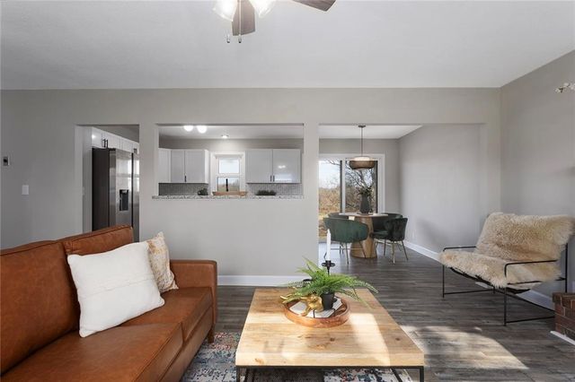 26104 E 273rd Street, Harrisonville, MO 64701