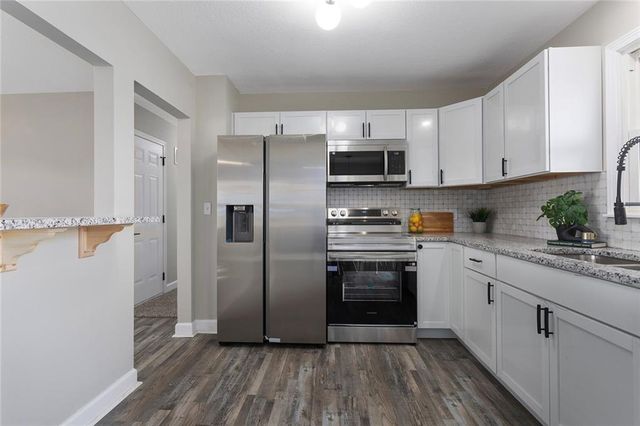 26104 E 273rd Street, Harrisonville, MO 64701