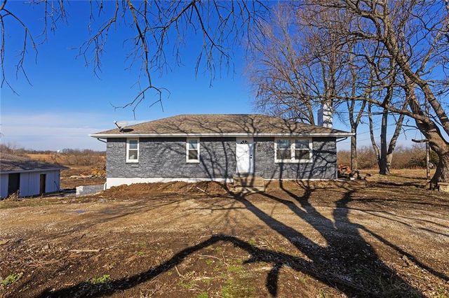 26104 E 273rd Street, Harrisonville, MO 64701