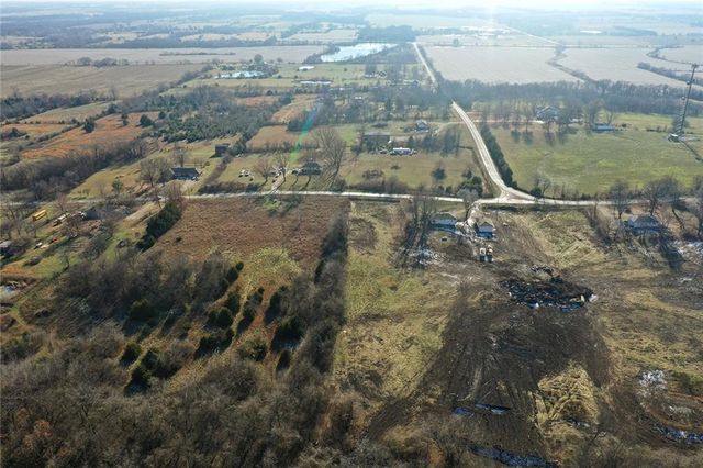 26104 E 273rd Street, Harrisonville, MO 64701