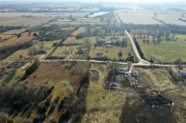 26104 E 273rd Street, Harrisonville, MO 64701