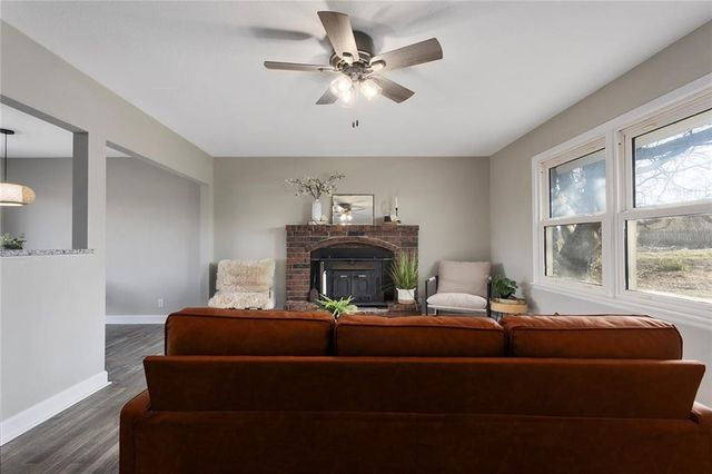 26104 E 273rd Street, Harrisonville, MO 64701