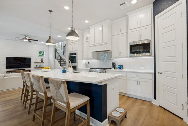 9175 Rock Daisy Court, Dallas, TX 75231
