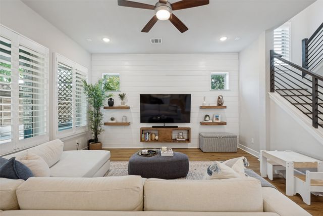 9175 Rock Daisy Court, Dallas, TX 75231