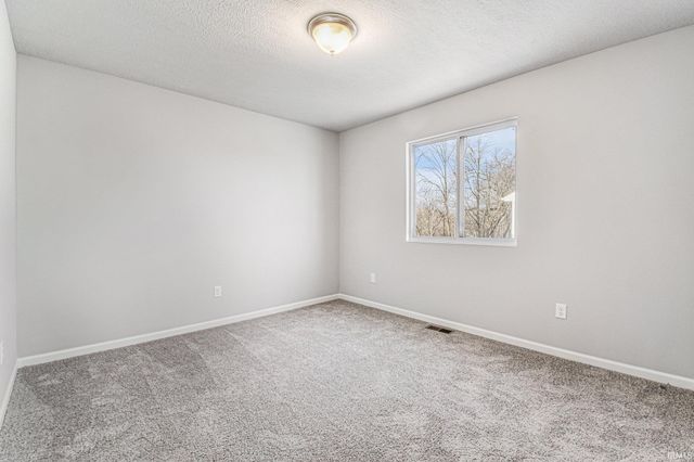 2207 Miami Trail, Huntington, IN 46750