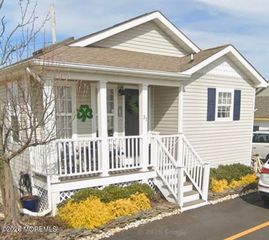 31 1st Lane 1, Seaside Park, NJ 08752