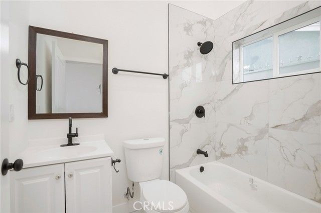 10911 S Main Street, Los Angeles, CA 90061