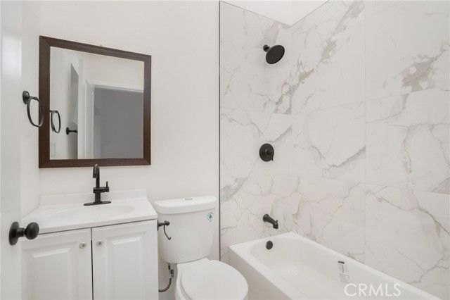 10911 S Main Street, Los Angeles, CA 90061