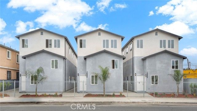 10911 S Main Street, Los Angeles, CA 90061