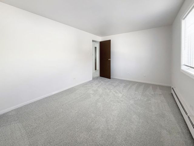 17812 Oak Park Avenue 2N, Tinley Park, IL 60477